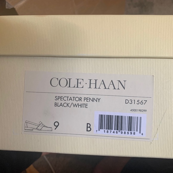 Classic Women's Cole Haan Spectator Penny B/W - Picture 1 of 17